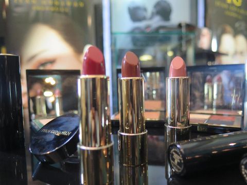 ivan gunawan rilis makeup ada lipstik hingga highlighter ivan gunawan rilis makeup ada lipstik hingga highlighter