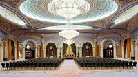 Aula berukuran besar di dalam hotel. Pastinya tidak kalah megah dengan gedung pernikahan Kahiyang Ayu dan Booby (Ritz Carlton Riyadh)