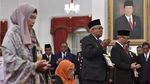 Momen Jokowi Tetapkan Pendiri HMI hingga Ulama NTB Jadi Pahlawan