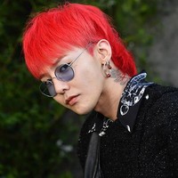 Menjadi salah idol KPop tersukses tak menjamin hidup selalu bahagia. G-Dragon BigBang mengaku justru sering kesepian. Ia pun pernah mengalami depresi karena merasa seperti kriminal ketika dituding plagiat setelah merilis album Heartbreaker. Foto: Getty Images