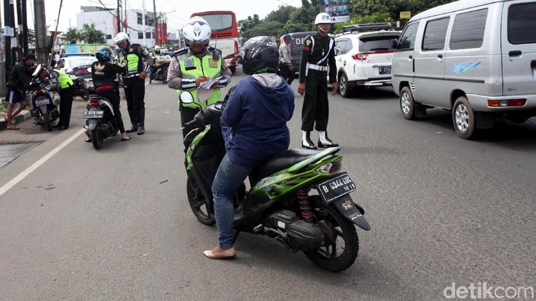 Kepolisian menggelar operasi zebra di berbagai daerah (Foto: Lamhot Aritonang) Kepolisian menggelar operasi zebra di berbagai daerah (Foto: Lamhot Aritonang)