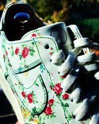 Nike Hadiahkan G-Dragon Sneakers Istimewa, Hanya Ada 1 di Dunia