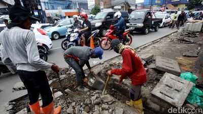 Perbaikan Trotoar di Jaktim Capai 70 Persen