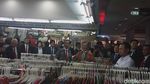 Saat Jokowi Ajak Presiden Korsel Belanja Batik dan Jajan Teh