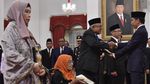 Momen Jokowi Tetapkan Pendiri HMI hingga Ulama NTB Jadi Pahlawan