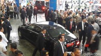 Kedatangan Jokowi dan Moon Jae-in tak berlangsung lama. Setelah mengunjungi stand batik dan teh dan bersalaman dengan warga dan pengunjung mal, kedua pimpinan negara itu langsung meninggalkan BTM. Keduanya akan melakukan pertemuan bilateral dengan didampingi jajaran masing-masing.