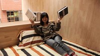 Rumah yang terbuat dari kayu ini dilengkapi dengan tempat tidur. Istimewa/boredpanda.