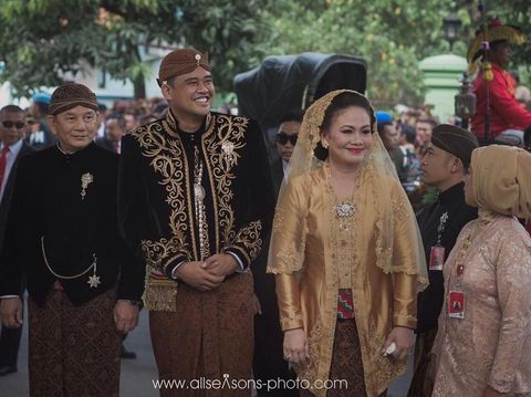 Foto: Gaya Ibunda Bobby Nasution yang Selalu Pakai Veil di Pernikahan