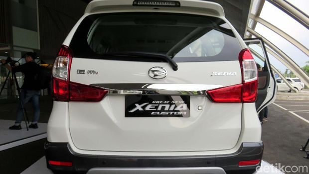 Daihatsu Xenia Custom