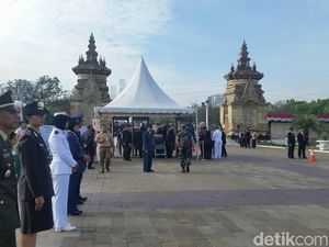 Jokowi Akan Pimpin Upacara Peringatan Hari Pahlawan di TMP Kalibata
