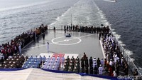 Upacara di atas KRI itu berlangsung khidmat.
