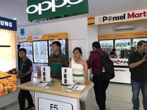 Toko Ponsel Offline Masih Sulit Digeser Online