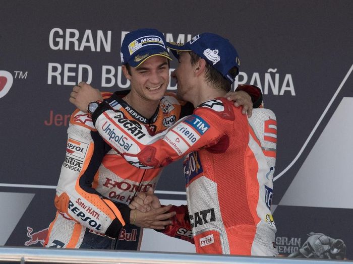 Bagaimana peran Dani Pedrosa dan Jorge Lorenzo dalam penentuan juara dunia MotoGP 2017? (Mirco Lazzari gp/Getty Images) Bagaimana peran Dani Pedrosa dan Jorge Lorenzo dalam penentuan juara dunia MotoGP 2017? (Mirco Lazzari gp/Getty Images)