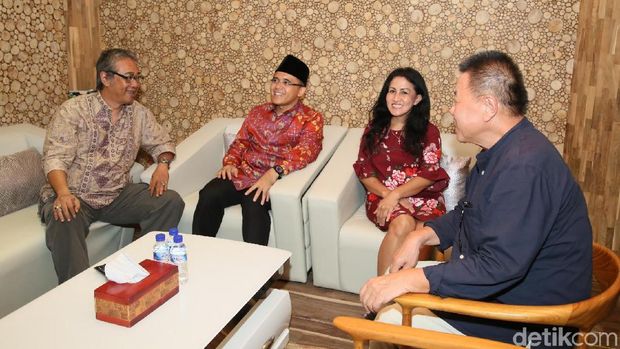 Butet dan rekan bertemu Bupati Banyuwangi, 