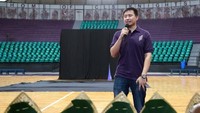 Momentum pergantian logo ini kami sengaja laksanakan di Hari Pahlawan dengan tujuan meneladani semangat dan pengorbanan para pejuang kita di masa lampau, ujar Managing Partner CLS Knight Indonesia Christopher Tanuwidjaja di GOR CLS Kertajaya, Jumat (10/11/2017). Pool/Media Relations Officer CLS Knights Indonesia.