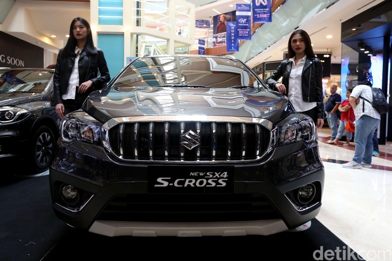 Suzuki SX4 S-Cross. Foto: Ari Saputra Suzuki SX4 S-Cross. Foto: Ari Saputra