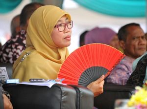 Kipas Merah, Kerudung Kuning & Harapan Netty Heryawan di Hari Pangan