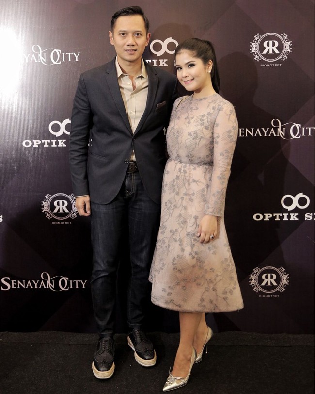 Annisa Pohan pernah membuat heboh saat berdebat di Path dengan seorang temannya yang mengkritik suami artis tersebut, Agus Yudhoyono. Kritik diberikan pada Agus usai acara debat Pemilu Pilkada DKI pada Januari 2017. Saat itu Annisa dan sang teman berdebat cukup sengit. Anda pengamat dadakan? Sengaja biar gw baca ya? Sangat tidak beretika.., begitu kata mantan penyiar radio dan presenter berita itu. Gw rasa hati lo juga tau niat lo Menghina paslon lain selain nomor 2...dilihat dr paragraf terakhir...padahal lo bisa di inner circle aja komennya...aspirasi urusan masing-masing...tp kal keluarga gw itu jadi urusan gw, tulis Annisa lagi seraya menegaskan bahwa dirinya membela keluarganya yaitu sang suami. Foto: Dok. Instagram