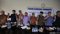Hadir dalam diskusi itu antara lain Lucius Karus, Wahidah Suaib, Arif Susanto, Ari Nurcahyo dan Ray Rangkuti.