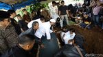 Isak Tangis Keluarga Iringi Pemakaman dr Letty