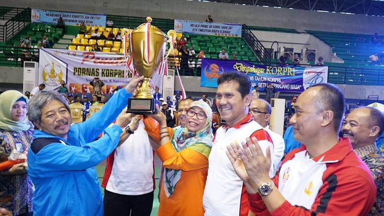 Jabar Juara Umum Kompetisi Olahraga PNS Se-Indonesia Jabar Juara Umum Kompetisi Olahraga PNS Se-Indonesia