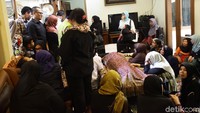 Rencananya jenazah dr Letty akan dikebumikan setelah salat Jumat di Tempat Pemakaman Umum (TPU) Kemiri, Rawamangun, Jakarta Timur.