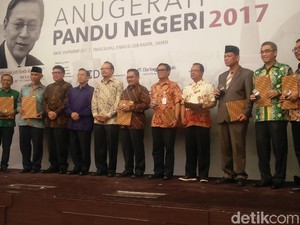 Pacu Tata Kelola Pemda Lebih Baik, IIPG Berikan Penghargaan