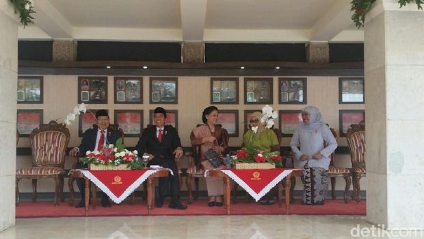 Jokowi-JK dan Iriana-Mufidah Kalla