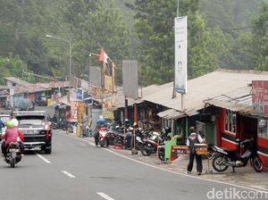 Bendera Putih Berkibar di Kawasan Puncak, Ini Respons Bupati Bogor