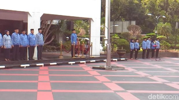 Mendagri jadi inspektur upacara Peringatan Hari Pahlawan di Kemendagri