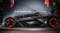Tidak seperti para produsen otomotif lainnya yang mengembangkan kendaraan otonom atau tanpa awak kemudi, Lamborghini membuat mobil millennium konsepnya ini dapat memperbaiki diri sendiri (self-repairing). Foto: Pool (Carsscoop)