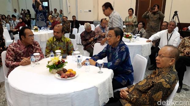 Boediono dan Para Mantan Menteri PPN Kumpul Bareng Peringati Hari Pahlawan