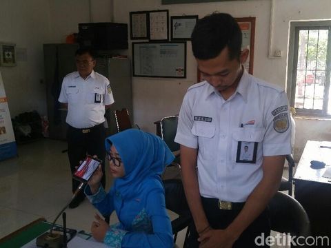 Hari Pahlawan, 60 Detik Berhenti Operasi di Stasiun Poncol Semarang