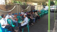 dr Letty tewas ditembak suaminya, dr Ryan Helmi, sebanyak 6 kali saat sedang berpraktik di Azzahra Medical Center, Cawang, Jakarta Timur, Kamis (10/11).