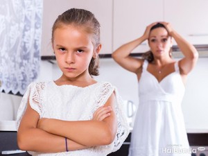 Anak Silangkan Tangan di Dada Saat Diberi Mainan Baru? Ini Artinya