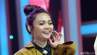 Kini Rina Nose memutuskan tampil tanpa hijab. Foto: Noel/detikhot