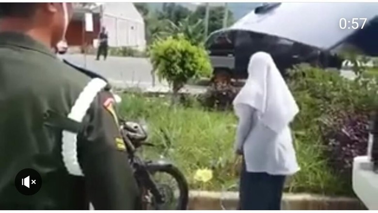 Kelakuan Kids Jaman Now Saat Ditilang, Sepak Helm hingga Maki Polisi Kelakuan Kids Jaman Now Saat Ditilang, Sepak Helm hingga Maki Polisi
