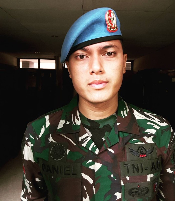 Ini Pratu Daniel, Paspampres Ganteng Berbeskap yang Fotonya Viral