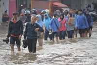 Banjir Kabupaten Bandung Lumpuhkan Aktivitas Ekonomi Warga