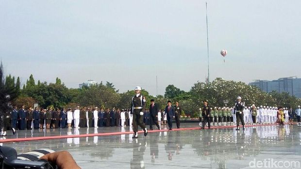  Presiden Jokowi pimpin upacara Hari Pahlawan di TMP Kalibata