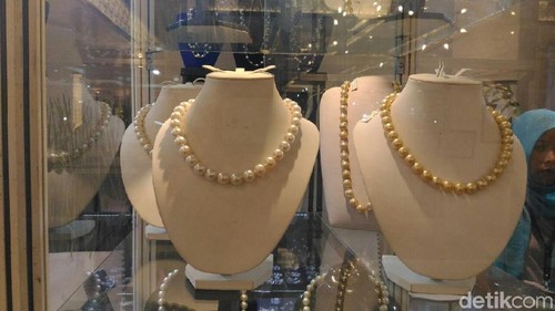 Pameran perhiasan mutiara Indonesia Pearl Festival