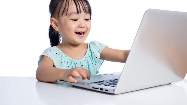 Ilustrasi anak main gadget/ Foto: Thinkstock Ilustrasi anak main gadget/ Foto: Thinkstock