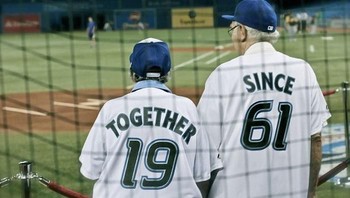 Pasangan yang setia. Together since 1961. Foto: istimewa