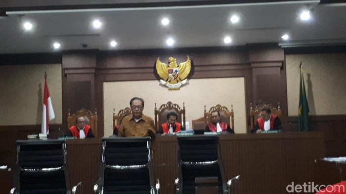 Kagetnya Made Oka Disebut Pernah Bertemu Bertiga dengan Andi dan Novanto