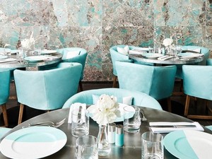 Asyiknya Ngeteh Sambil Ngemil di Kafe Baru Milik Tiffany & Co.