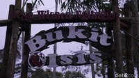 Bukit Ngisis terletak di Desa Nglinggo, Samigaluh, Kulonprogo, DI Yogyakarta. Di sinilah tempat berburu sunset dan sunrise yang keren (Shinta/detikTravel)