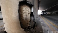 Tiang penahan underpass bolong.