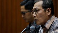 Vonis praperadilan itu dibacakan pada 29 September 2017. Saat itu, Cepi menyebut KPK tidak bisa menggunakan bukti-bukti pada tersangka sebelumnya untuk menjerat Novanto.
