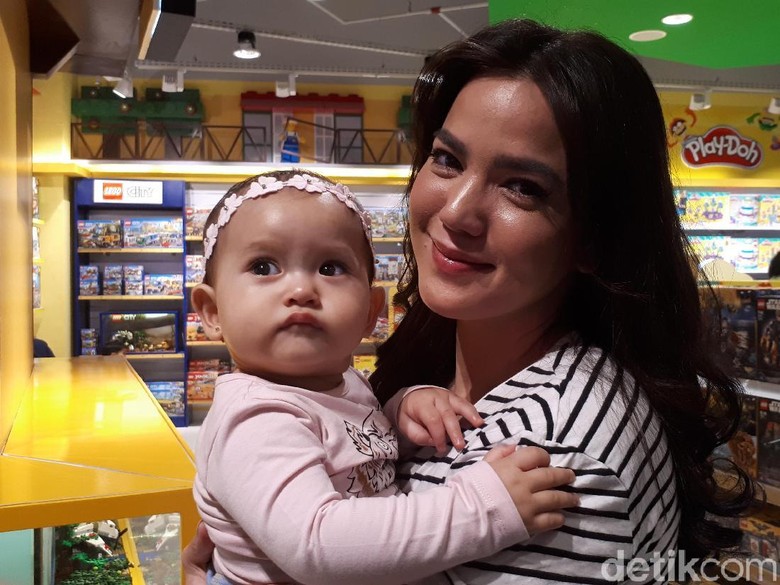 Cari Kesibukan dan Urus Anak Cara Alice Norin Jauh dari Gosip Cari Kesibukan dan Urus Anak Cara Alice Norin Jauh dari Gosip