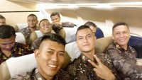 Pratu Daniel bersama rekan-rekannya sesama anggota Paspampres. Dia memberi caption Brodher atau brother.
